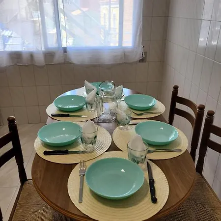 Piso De 3 En Centro De דירה מיניו
