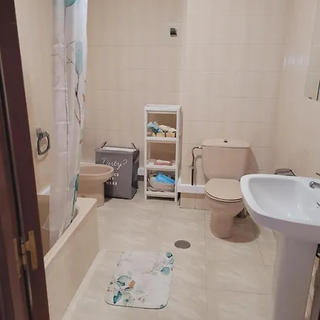 Piso De 3 En Centro De דירה